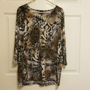 Slingky Top with 3/4 Sleeves Size Large